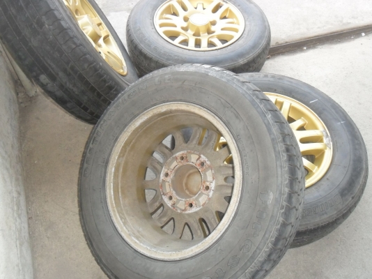 ล้อแม็ก 15นิ้ว 6รู อีซูซุ พร้อมยาง สวยๆ 4 ล้อ ราคา 5700 บาท ล้อแม็ก 15นิ้ว 6รู อีซูซุ พร้อมยาง สวยๆ 4 ล้อ ราคา 5700 บาท