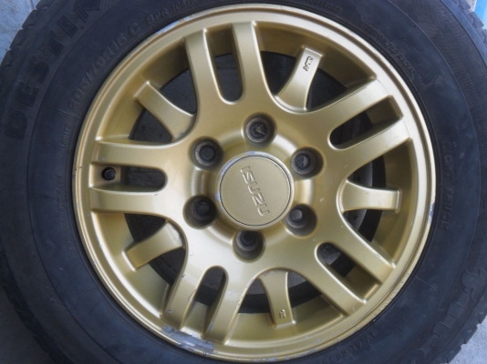 ล้อแม็ก 15นิ้ว 6รู อีซูซุ พร้อมยาง สวยๆ 4 ล้อ ราคา 5700 บาท ล้อแม็ก 15นิ้ว 6รู อีซูซุ พร้อมยาง สวยๆ 4 ล้อ ราคา 5700 บาท