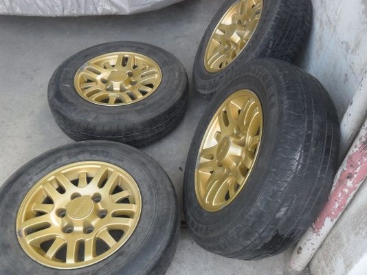 ล้อแม็ก 15นิ้ว 6รู อีซูซุ พร้อมยาง สวยๆ 4 ล้อ ราคา 5700 บาท ล้อแม็ก 15นิ้ว 6รู อีซูซุ พร้อมยาง สวยๆ 4 ล้อ ราคา 5700 บาท