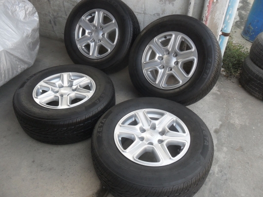 ล้อแม็กฟอด 17นิ้ว 6รู พร้อมยาง 265/65R17ปี11 สวยๆ 4 ล้อ ราคา 7700 บาท