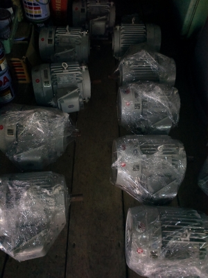 ขายมอเตอร์ Toshiba 5แรง 3เฟส 380 โวลท์มือ2