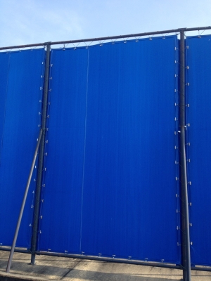 ขายรั้ว ผ้าเต๊น ยาว ฝั่งละ 150 เมตร สภาพสวย พร้อมใช้งาน