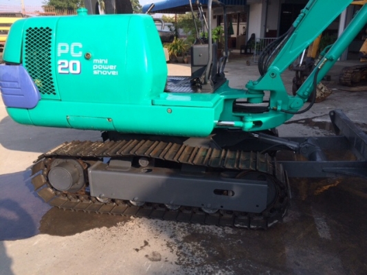 รถขุด KOMATSU PC20-7 มือสองนำเข้าจากญี่ปุ่น ทำสีใหม่ พร้อมใช้งาน