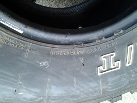 ยาง 33 นิ้วสภาพดี 5000 บาท ยาง 33 นิ้วสภาพดี 5000 บาท