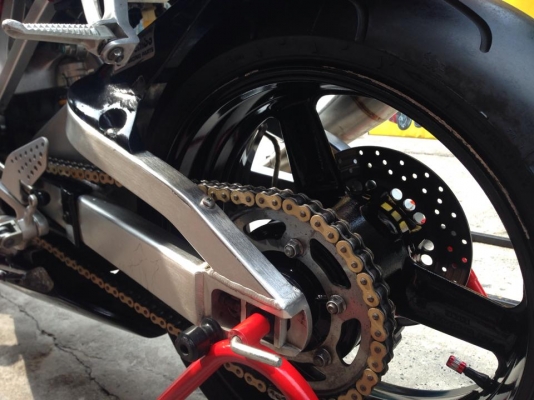 ต้ำพระราม2 ขายYAMAHA R1ปี01inv รถพร้อมใช้งาน ระบบไฟติดทุกระบบ สีสวยสด จัดส่ง 24ชม.ทั่วไทยครับ