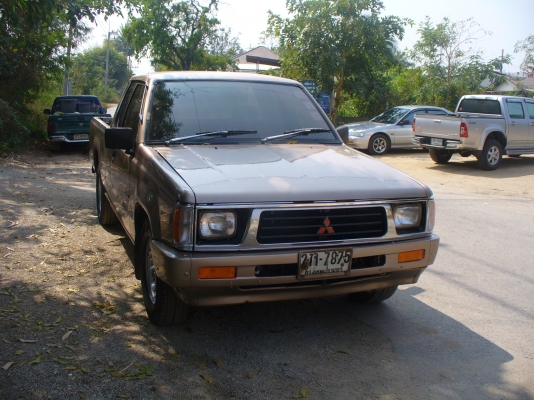ขายรถบ้านๆ มิซูมิชิ L200 ราคาถูกๆ พร้อมใช้งาน ทะเบียนพร้อม ไม่มีผุเดิมๆบางๆ