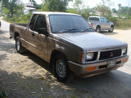 ขายรถบ้านๆ มิซูมิชิ L200 ราคาถูกๆ พร้อมใช้งาน ทะเบียนพร้อม ไม่มีผุเดิมๆบางๆ
