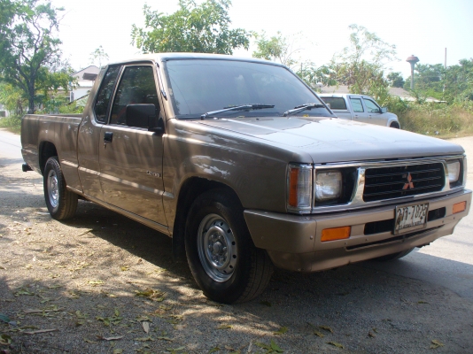 ขายรถบ้านๆ มิซูมิชิ L200 ราคาถูกๆ พร้อมใช้งาน ทะเบียนพร้อม ไม่มีผุเดิมๆบางๆ