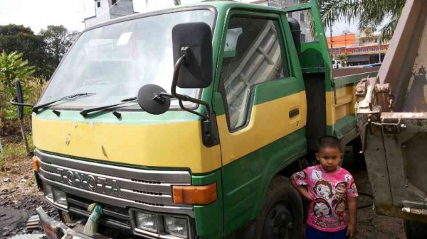 ขายรถ 6 ล้อกระบะคาร์โก้ TOYOTA BU87 เครื่อง 14B 115 แรงม้า เกียร์สั้น ปี 2538 กระบะยาว 4.40 เมตร ทะเบียนพร้อม ราคา 300000