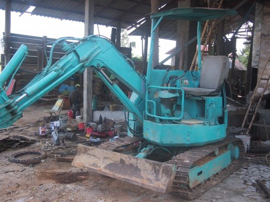 ขายด่วน 200,000 komatsu 28uu-2 โซ่เปลี่ยนใหม่แล้ว รถใช้งานอยู่ตลอด โทร 080-1253450 ต่อรองได้