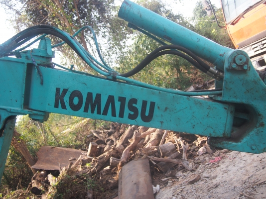 ขายด่วน 200,000 komatsu 28uu-2 โซ่เปลี่ยนใหม่แล้ว รถใช้งานอยู่ตลอด โทร 080-1253450 ต่อรองได้