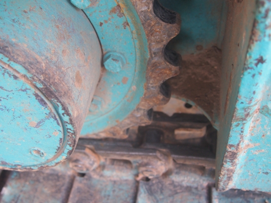 ขายด่วน 200,000 komatsu 28uu-2 โซ่เปลี่ยนใหม่แล้ว รถใช้งานอยู่ตลอด โทร 080-1253450 ต่อรองได้