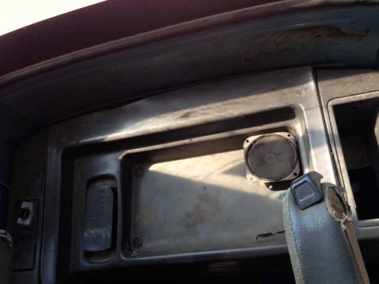 **880,000 บ.ต่อรอง**ขาย แบคโฮ HITACHI EX 200-3 เครื่องเดิมปั๊มเดิม ไฟฟ้าหน้าจอครบ แอร์เย็น บูมอาร์มไม่ปะไม่ดาม ช่วงล่างเต็มดี แน่น ทำงานไม่โหลด พร้อมใช้งาน สีสันดี สวย เอกสารเล่มทะเบียนครบ จัดแน็นท์ได้ ราคาต่อรองได้เด้อ พี่น้องครับ