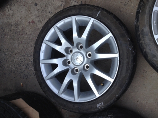 ขายล้อแม็กปาเจโร่ ขอบ 17 สภาพเดิมๆ 8900 บาทครับ