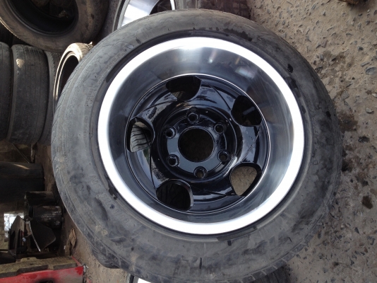 ขายล้อ Enkei ขอบ 15x8.5 ออฟ-20 6/139.7 ออฟเฉียงลึกๆ พร้อมยาง 8900 บาทครับ