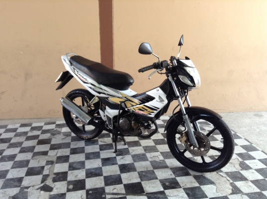 ขาย!!!โซนิค รุ่นท๊อปล้อแม็ก ปี45 รถเครื่องดีคับ มีเล่มทะเบียนครบ ภาษีไม่หมด