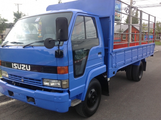 ขายรถบรรทุก6ล้อ ISUZU NPR 110 แรง สภาพสวยพร้อมใช้งาน เอกสารพร้อมโอน