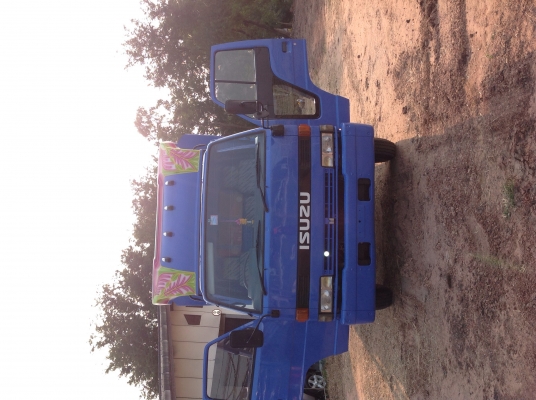 ขายรถบรรทุก6ล้อ ISUZU NPR 110 แรง สภาพสวยพร้อมใช้งาน เอกสารพร้อมโอน