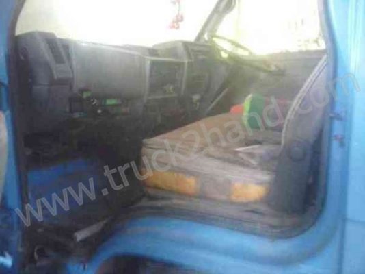 รถบรรทุก 6 ล้อ ยี่ห้อ ISUZU