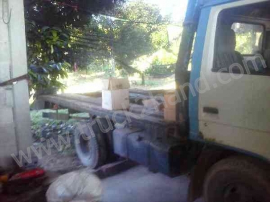 รถบรรทุก 6 ล้อ ยี่ห้อ ISUZU