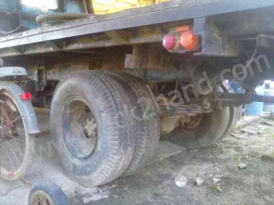 รถบรรทุก 6 ล้อ ยี่ห้อ ISUZU