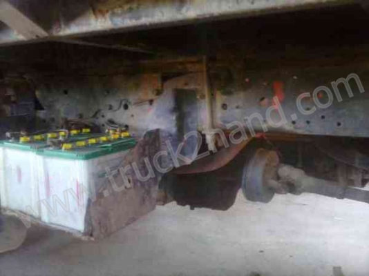 รถบรรทุก 6 ล้อ ยี่ห้อ ISUZU