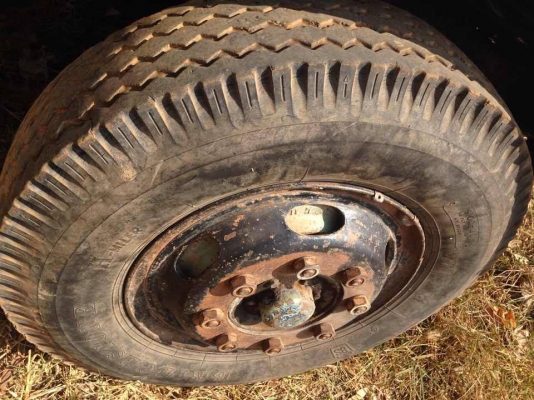 **395,000 บ.ต่อรอง**ขาย10ล้อเพลาเดียวล่อง HINO KT925 เครื่องเดิมเกียร์เดิม EH700 168แรง เครื่องดีไม่เยิ้ม แรงดี  ช่วงล่างเดิม คัสซีสวยเดิมไม่ปะไม่ดาม กระบะพื้นเหล็กคอกเหล็กกล่องสภาพดี ไม่ผุ ยางดี10เส้น หัวบางเดิมไม่ผุ ภายในเก๋งดีคอนโซลครบ พ.พาวเวอร์ เบรคก