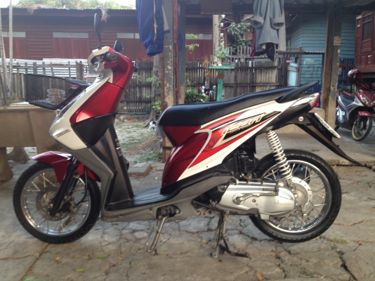 ขายHonda Icon 110 ปี52 สีขาวแดง รถผู้หญิงใช้สภาพดีมาก