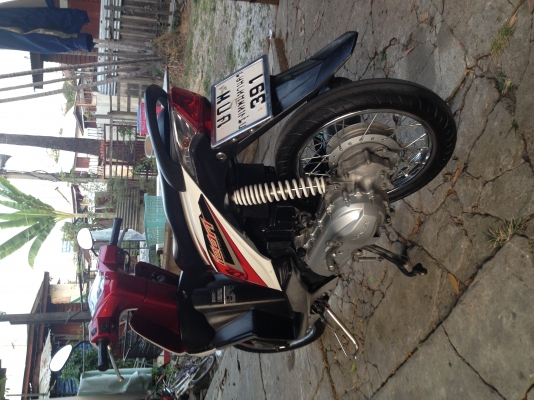 ขายHonda Icon 110 ปี52 สีขาวแดง รถผู้หญิงใช้สภาพดีมาก