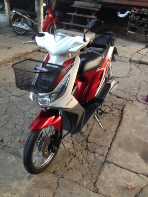 ขายHonda Icon 110 ปี52 สีขาวแดง รถผู้หญิงใช้สภาพดีมาก