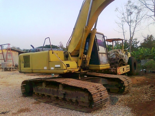 รถขุด KOMATSU PC200-6 รถสวย ใช้งานดี มีแอร์เย็บเฉียบ
