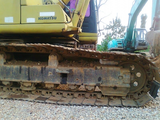 รถขุด KOMATSU PC200-6 รถสวย ใช้งานดี มีแอร์เย็บเฉียบ