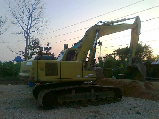 รถขุด KOMATSU PC200-6 รถสวย ใช้งานดี มีแอร์เย็บเฉียบ
