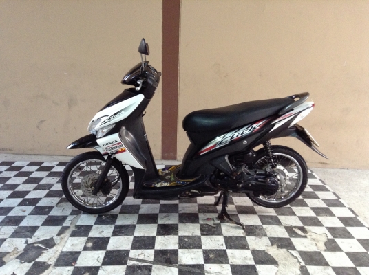 ขาย!!!ฮอนด้าคลิ๊ก ปี50 รถเครื่องดีคับ มีเล่มทะเบียนครบ ขาย!!!ฮอนด้าคลิ๊ก ปี50 รถเครื่องดีคับ มีเล่มทะเบียนครบ