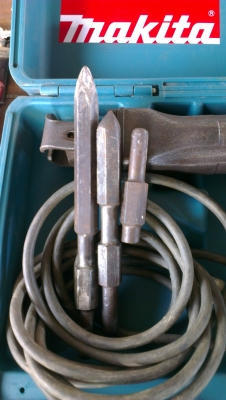 Sell> ขายแย็กเหล็ก makita HM1201 ตัวโครงสร้างแข็งแรง ใช้สำหรับงานกระแทก พร้อมใช้งาน