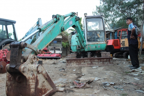 ขายแบคโฮ IHI 40JX สภาพเดิมพร้อมตู้เก๋ง เครื่อง IZUSU 4สูบ ราคา 490,000 บาท