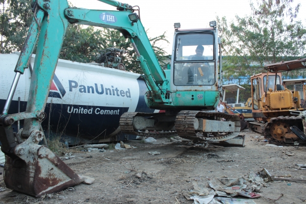 ขายแบคโฮ IHI 40JX สภาพเดิมพร้อมตู้เก๋ง เครื่อง IZUSU 4สูบ ราคา 490,000 บาท