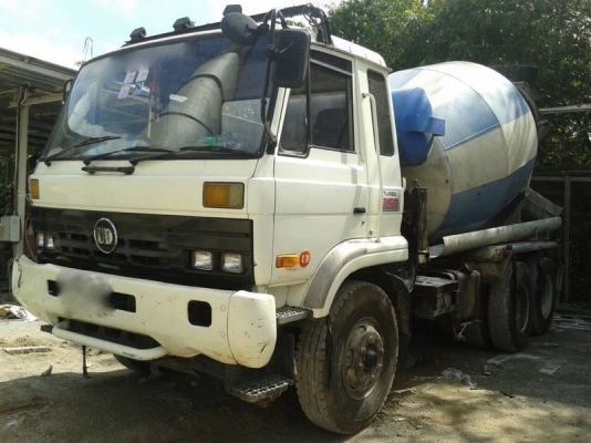 รถนิสสัน 10 ล้อ โม่ปูม CW431 250 แรงม้า. สนใจติดต่อ 081 - 6079515