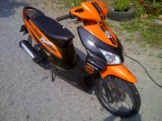 honda click play 13500 .-  ไม่ได้ขี่แล้วรถที่บ้านหลายคัน