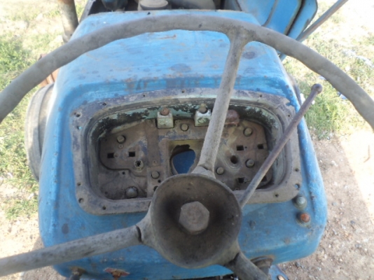 นาทีทองต้องการขาย รถไถ LEY LAND MODEL 272  71 HP ราคาวันนี้ลดอีกทีครับเคาะครั้งสุดท้าย เหลือเต็มๆ 90000