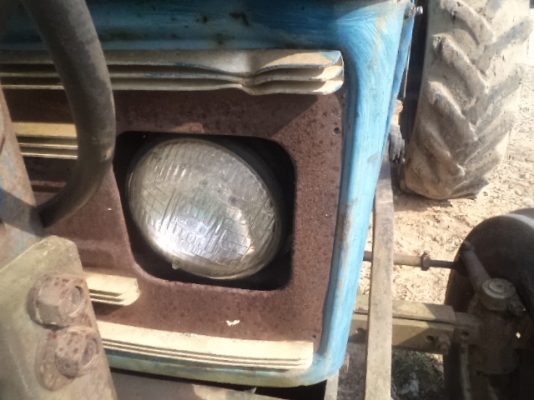 นาทีทองต้องการขาย รถไถ LEY LAND MODEL 272  71 HP ราคาวันนี้ลดอีกทีครับเคาะครั้งสุดท้าย เหลือเต็มๆ 90000