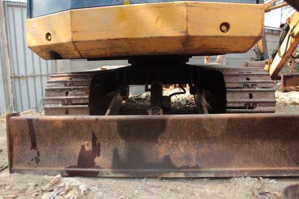 ขายแบคโฮ KOMATSU PC15-2 เครื่องดีเซล 3สูบ ราคา 280,000 บาท