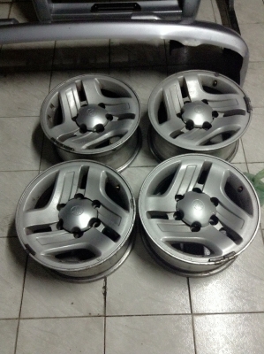 ขายล้อtoyota sport rider ปรับราคาลง