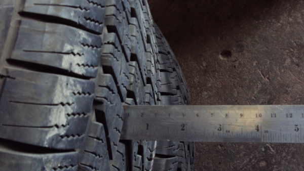 ขายล้อขอบ17พร้อมยาง265 65 17ปี(ดอกเต็มๆ)12มี1วง2000บาท