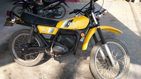 ขาย dt 100 ทะเบียนโอน เครื่องดี เล่มเขียว ขาย 28000 สนใจโทร 0914243170