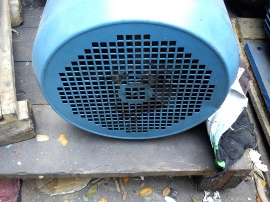 ขายมอเตอร์ INLINE 25 HP. 2800 RPM. 380 V สภาพสวย วิ่งนิ่ม ใช้เทสงานมาไม่กี่ชั่วโมง พร้อมใช้งาน เหลือ 1 ตัวครับ