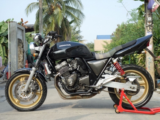 วุฒินนบุรี// ขาย CB400sf ปี93 รถสภาพสวยเครื่องดีพร้อมใช้เอกสารมีทะเบียนภาษีขาด1ปี