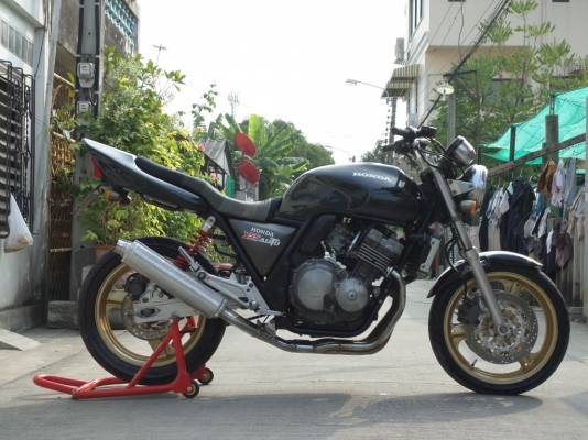 วุฒินนบุรี// ขาย CB400sf ปี93 รถสภาพสวยเครื่องดีพร้อมใช้เอกสารมีทะเบียนภาษีขาด1ปี