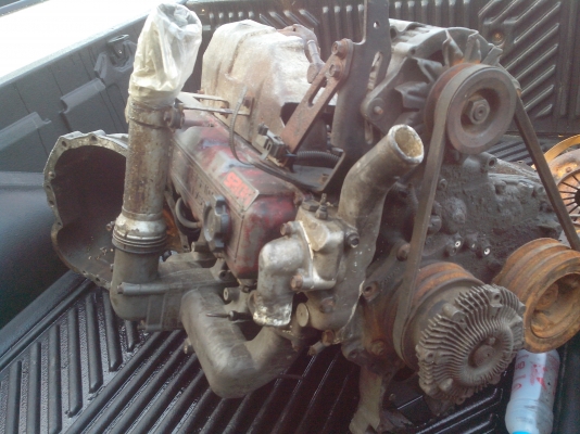 ขายเครื่อง นิสันฝาแดง 2500d พร้อมเกียร์