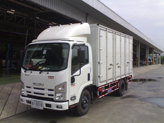 รถบรรทุก 6ล้อใหญ่